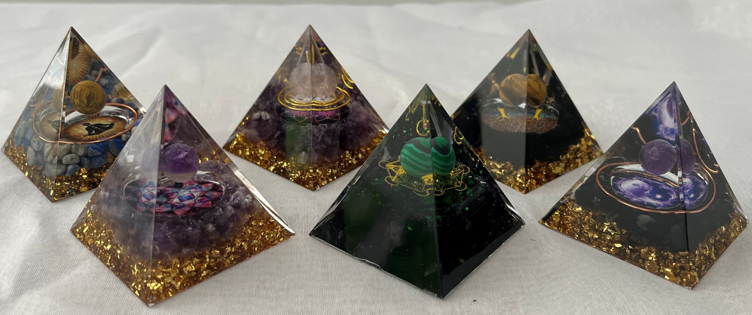 5cm orgonite pyramid tiger eye 5cm orgonite pyramid tiger eye